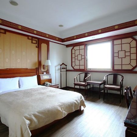 Hua Du Hotel Keelung Buitenkant foto